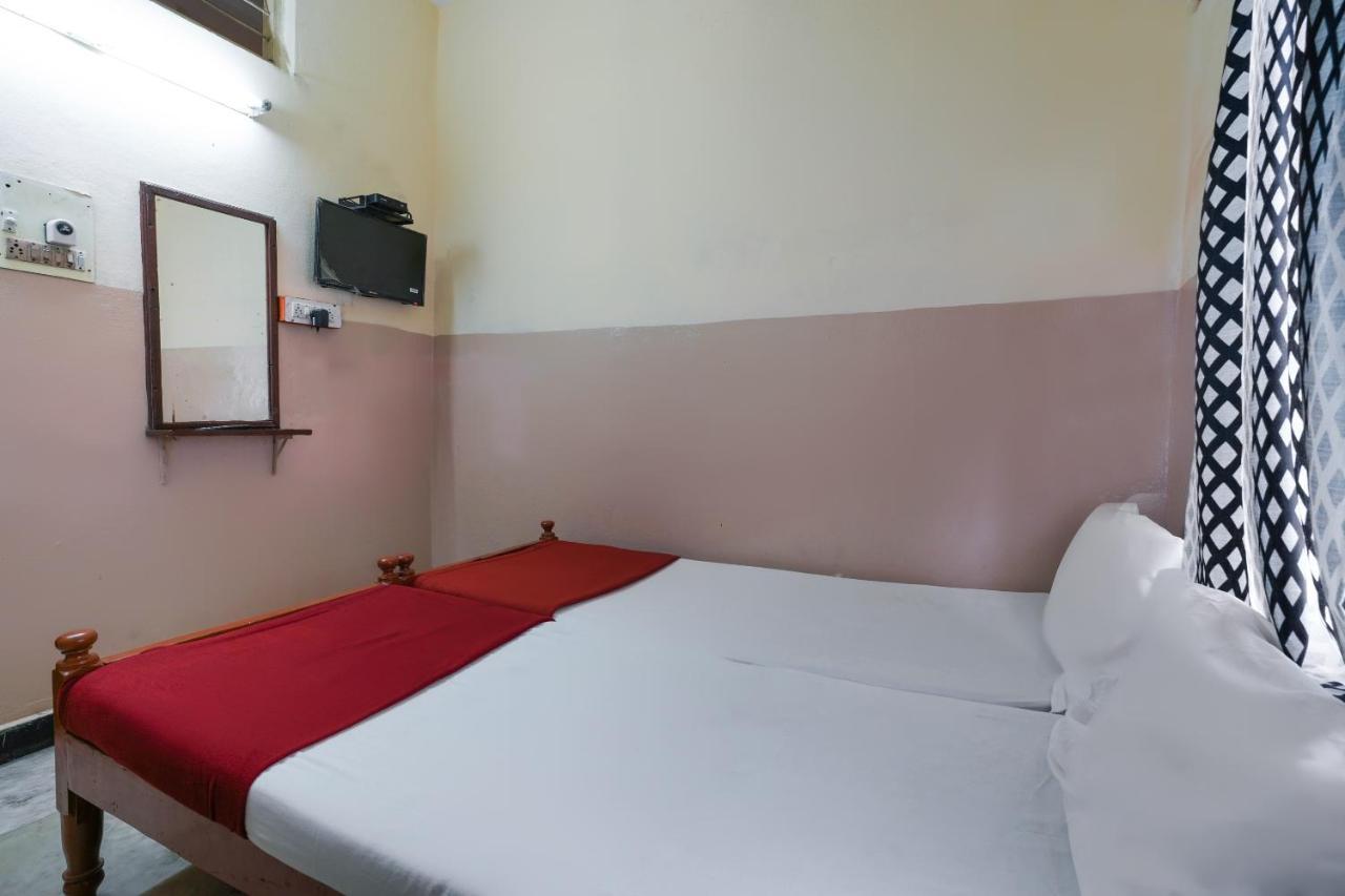 Spot On Sri Sai Lohith Lodge Near Snow World Secundurabad Exteriör bild