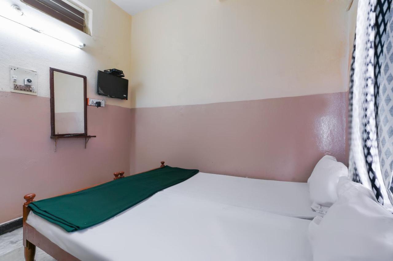 Spot On Sri Sai Lohith Lodge Near Snow World Secundurabad Exteriör bild