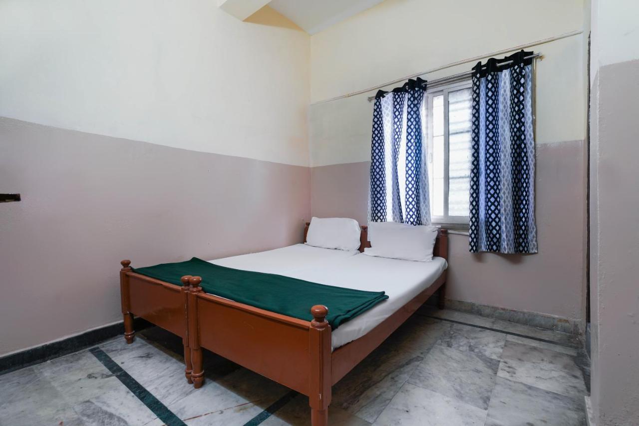 Spot On Sri Sai Lohith Lodge Near Snow World Secundurabad Exteriör bild